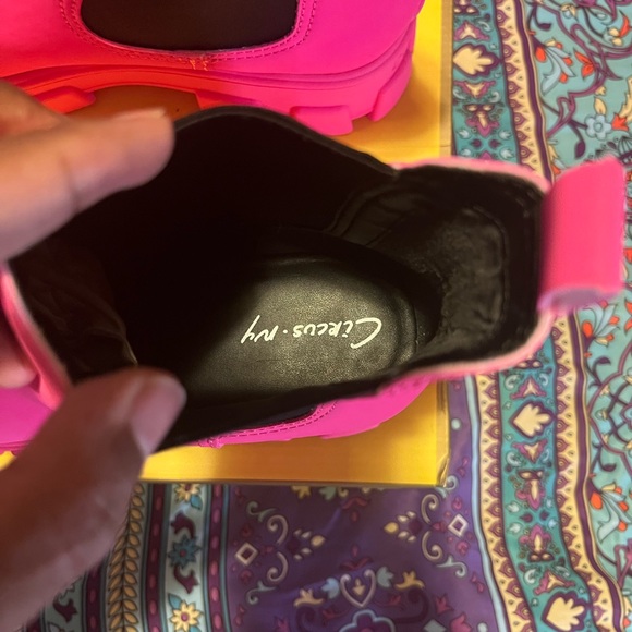 Circus by Sam Edelman Women's Darielle Lug Sole Chelsea
Boots💖 - Picture 4 of 6